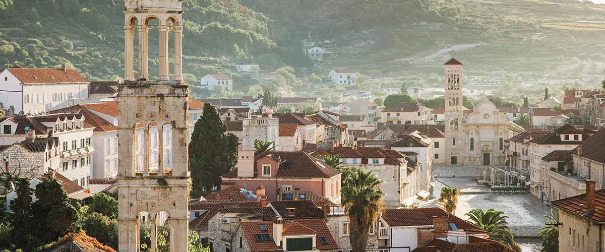 Hvar, Chorvátsko. námestie a katedrála