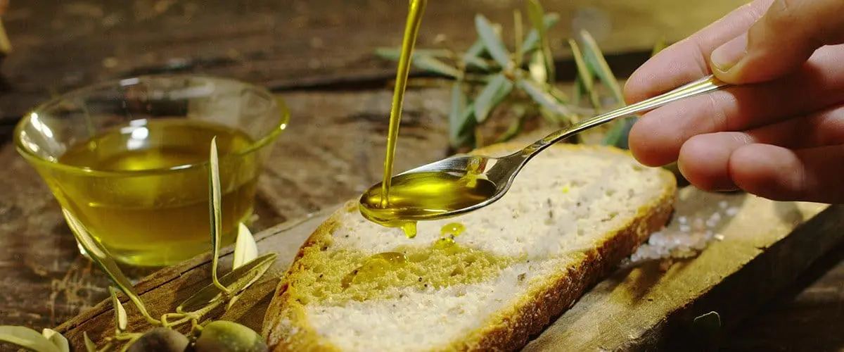 Olivenöl auf Brot
