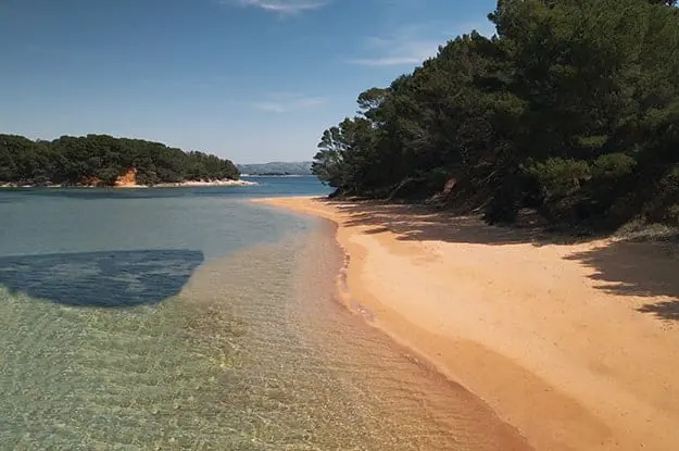 Vrgada Pakoštane Riviera beach-min