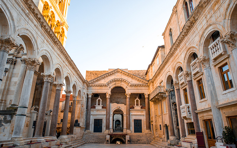 Cheap Car Hire Split - The 5 Best Webites in 2024