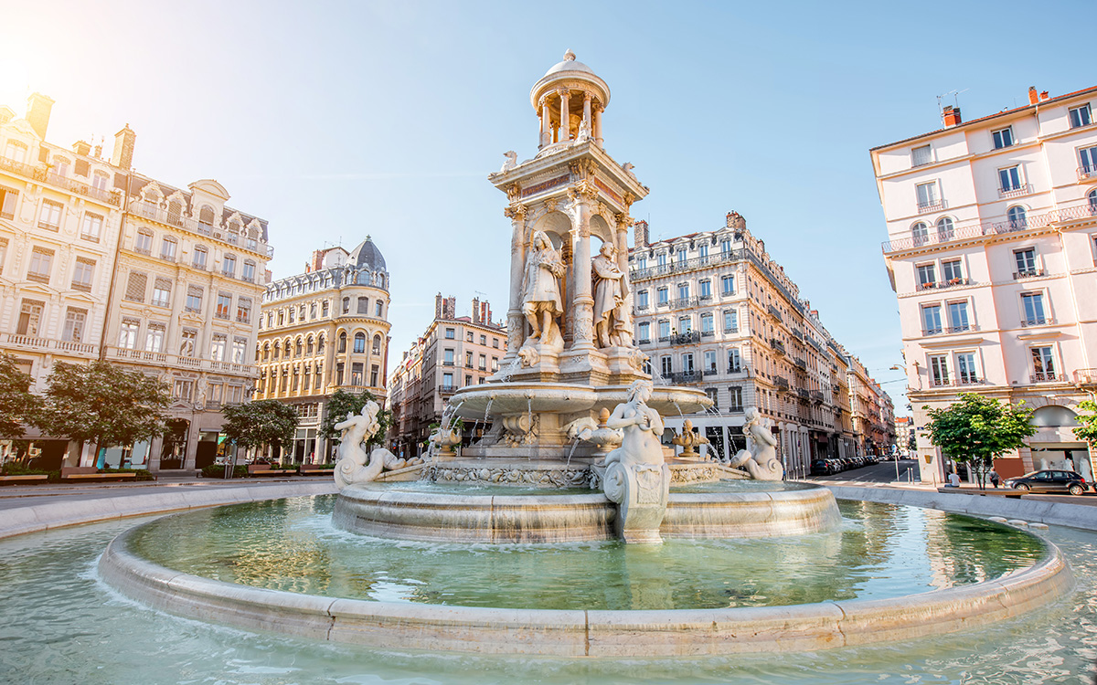 best airports for car rental in France