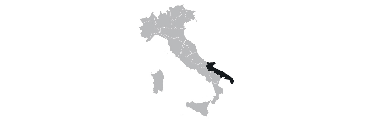 Map of Italy highlighting the Puglia region along the Adriatic coast