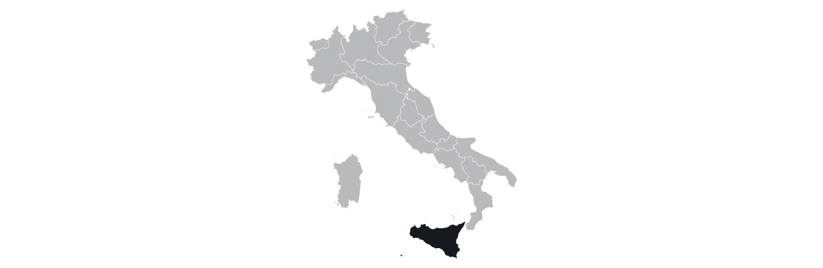 Map of Italy with Sicily island highlighted below the mainland